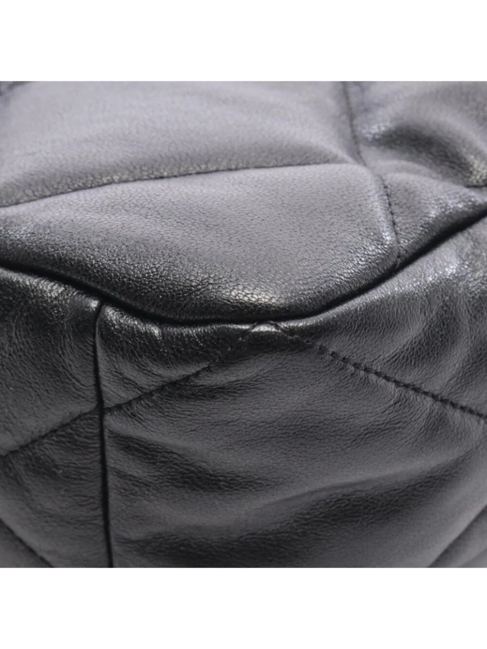 Chanel Shoulder Bag 19 Dizeneuf Maxi 2-Way Black Leather 19 Quilted